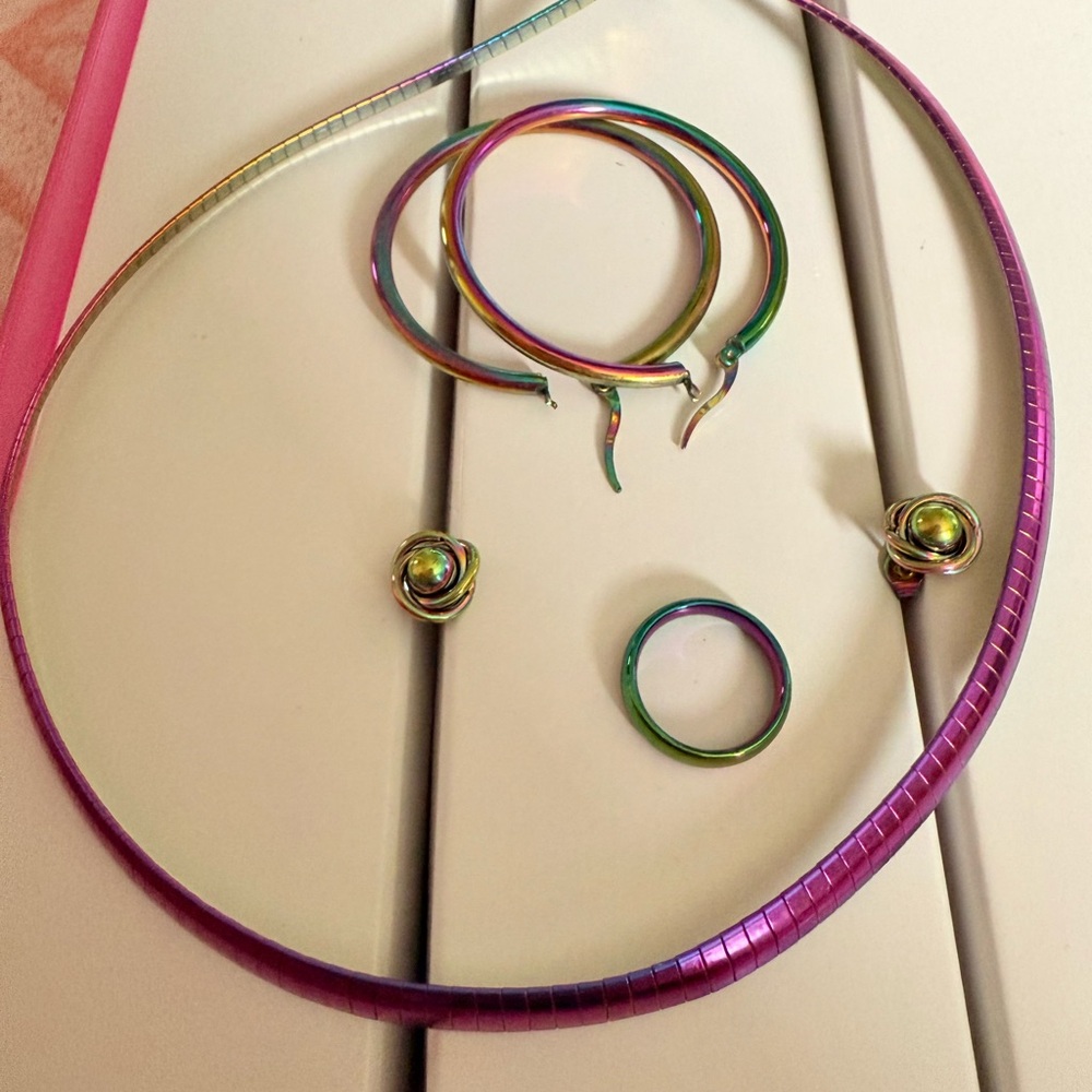 Iridescent Jewelry Set